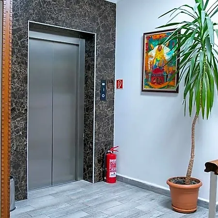 Hotel Infinity